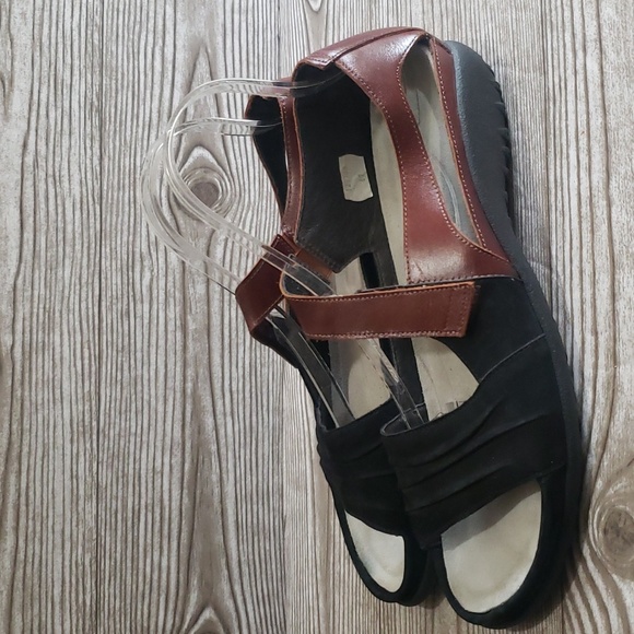 Naot 7 / 38 black and blown open toe Mary Jane flats loafers - Picture 4 of 6